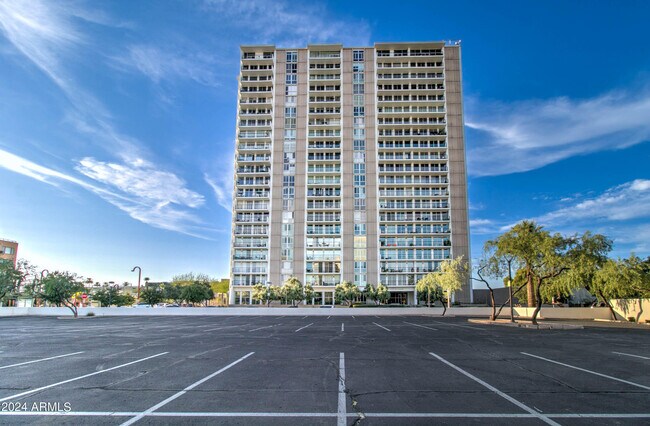 Foto del edificio - 2323 N Central Ave