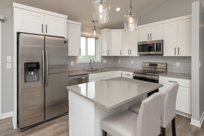 Building Photo - 2116 Twiggy Dr NE