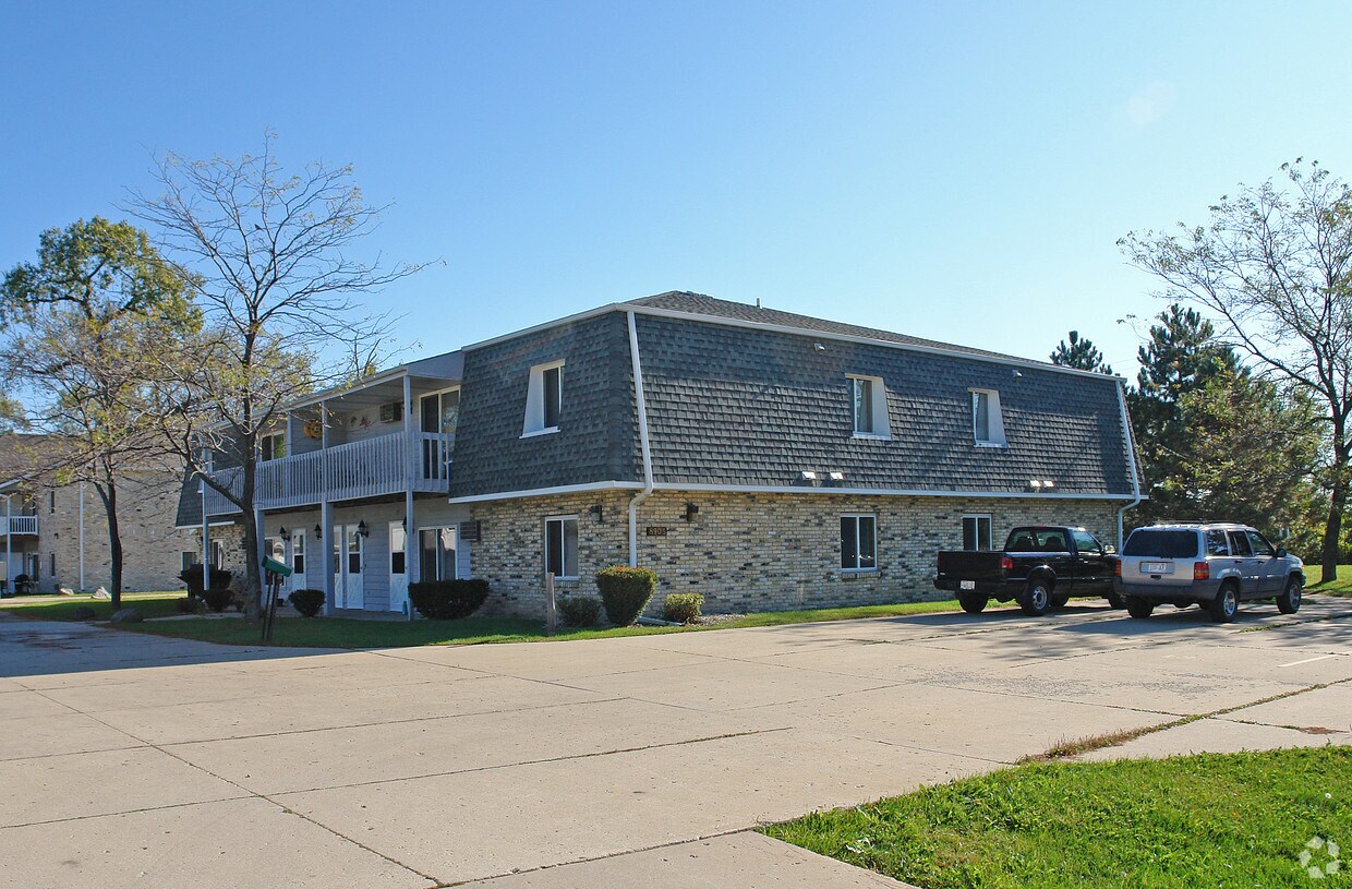 NorwayAire Apartments Apartments in Muskego, WI