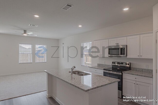 Foto del edificio - 4921 Redhead Dr