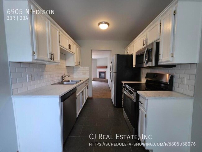 Building Photo - 6905 N Edison-