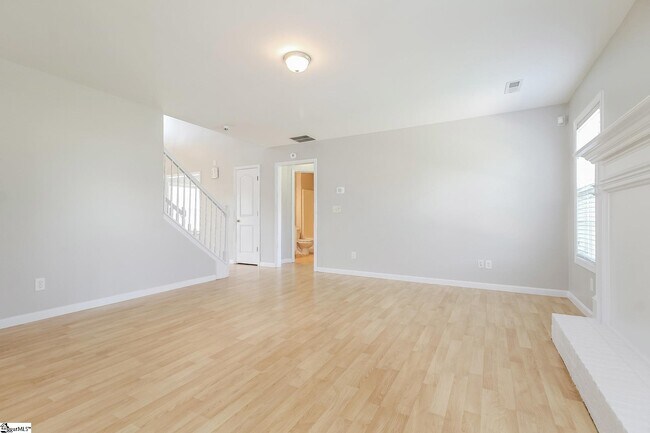 Building Photo - 15 Fox Den Ln