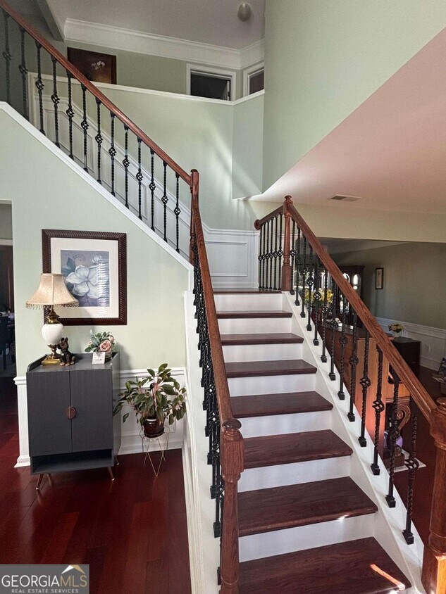 Building Photo - 6585 Ganton Dr