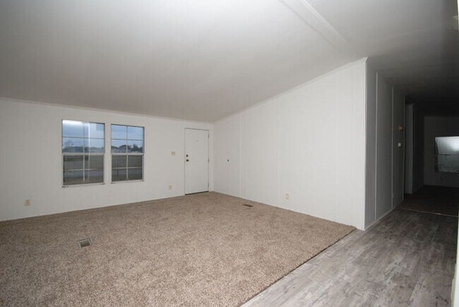 Building Photo - 909 McCaskill Dr Kinston NC 28501