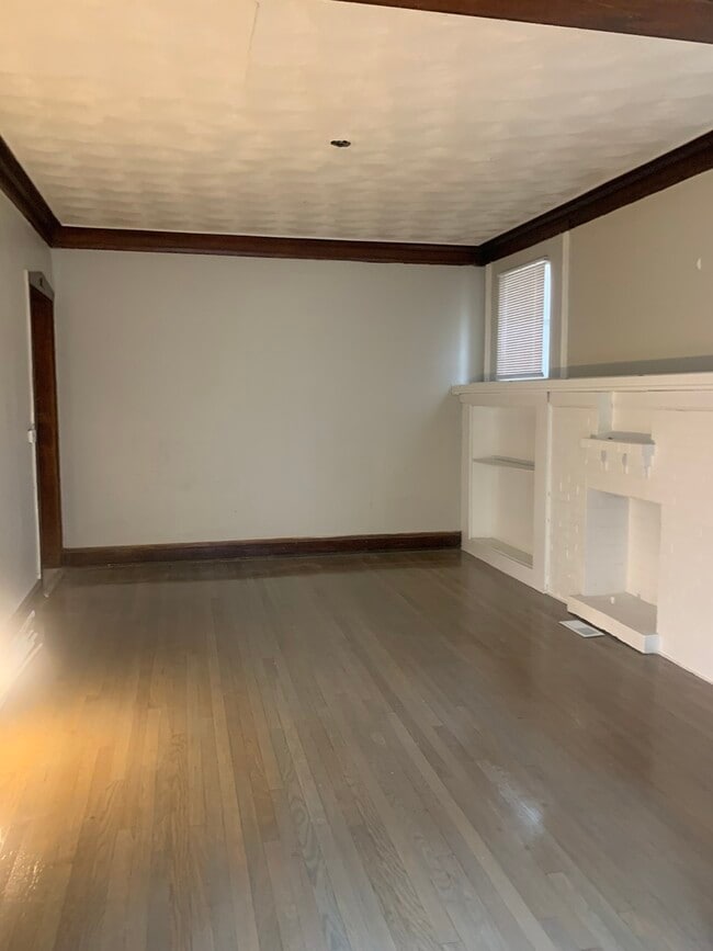 Building Photo - 1811 W Garfield Blvd