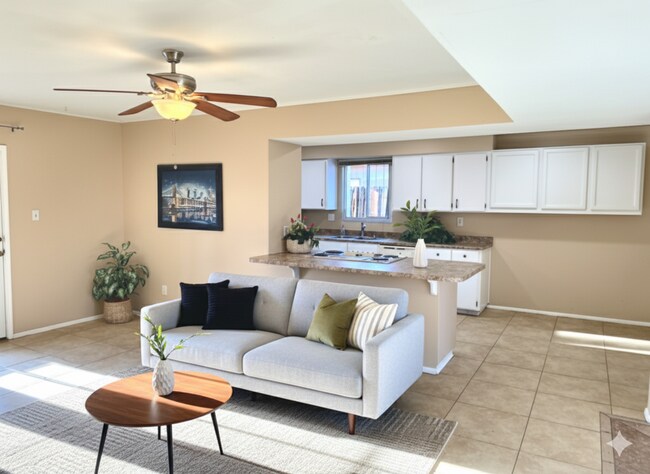Building Photo - LARGE 4BR - 2BA HOUSE - LARGE BEDROOMS - R...