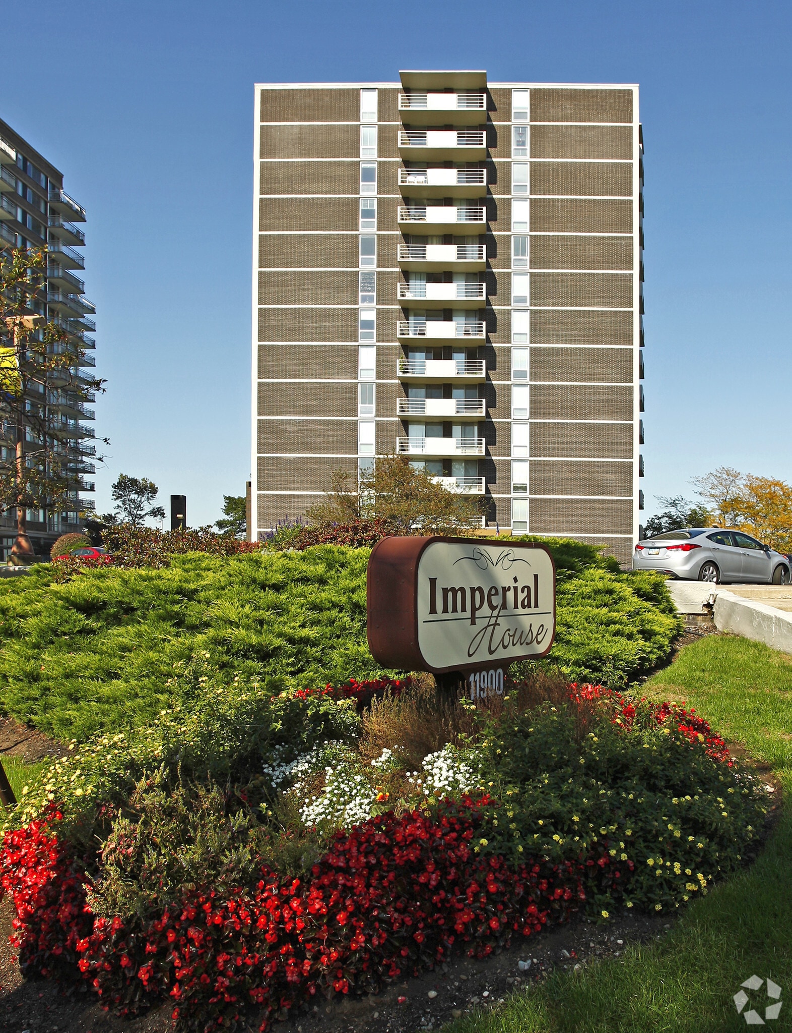 Imperial House Apartments – photo 1