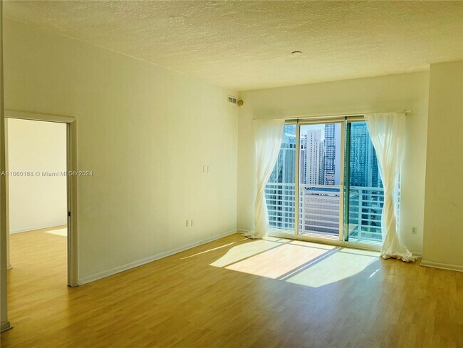 Foto del edificio - 133 NE 2nd Ave