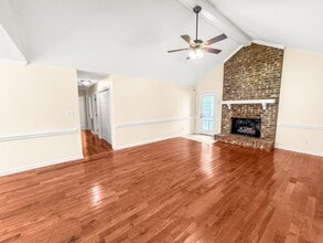 Building Photo - 1116 Beechwood Dr
