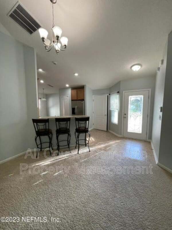 Building Photo - 241 N Aberdeenshire Dr