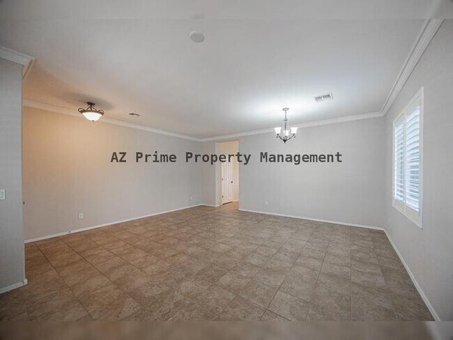 Building Photo - 3681 E Yellowstone Pl