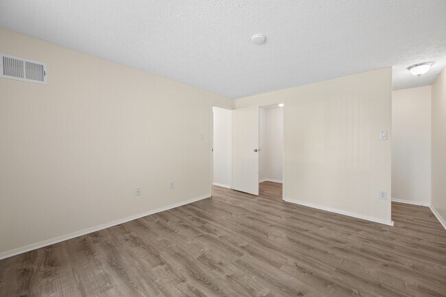 Foto del edificio - 501 Heather Ridge Dr