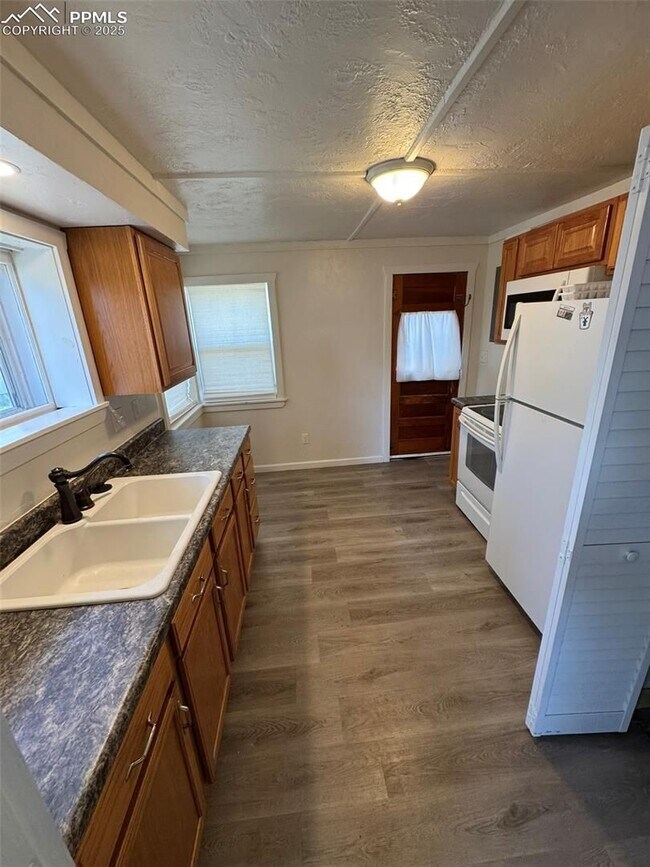 Foto del edificio - Centrally Located 1 Bedroom 1 Bathroom wit...