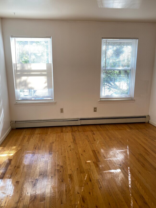 Building Photo - 233 E 110th St