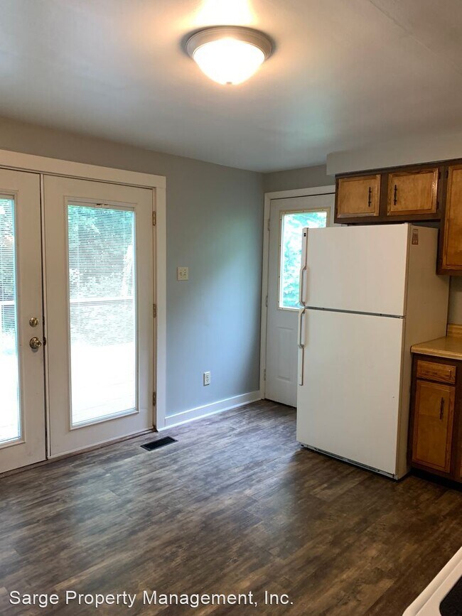 Building Photo - 4 br, 2 bath House - 403 S Mitchell St