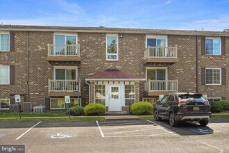 Building Photo - 1001 Nanroc Dr