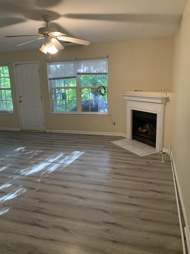 Foto del edificio - 5185 Hanover St