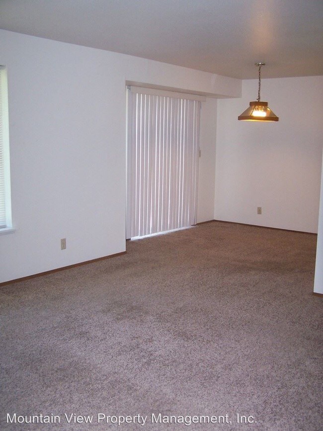 Building Photo - 3 br, 2 bath House - 2962 NE Bluebell Lane