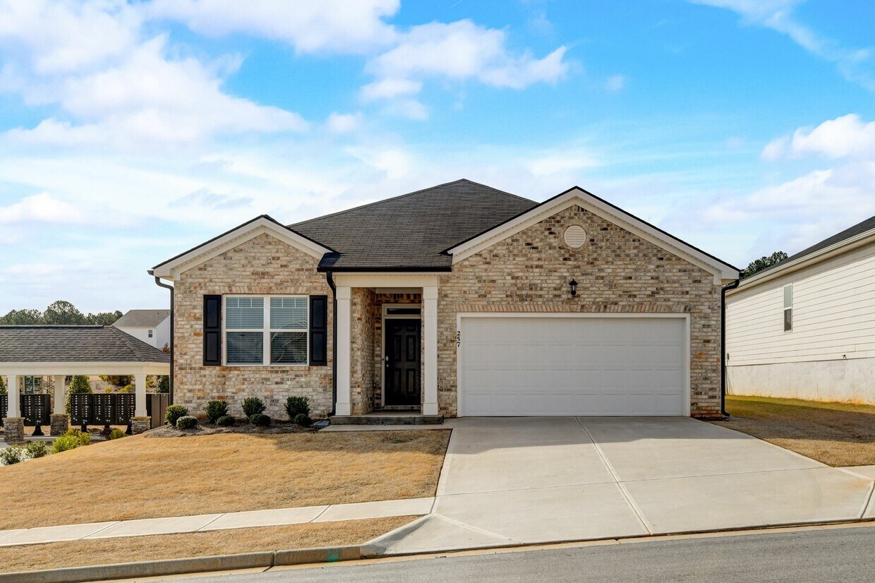 Poplar Village Homes for Lease Houses for Rent Newnan, GA