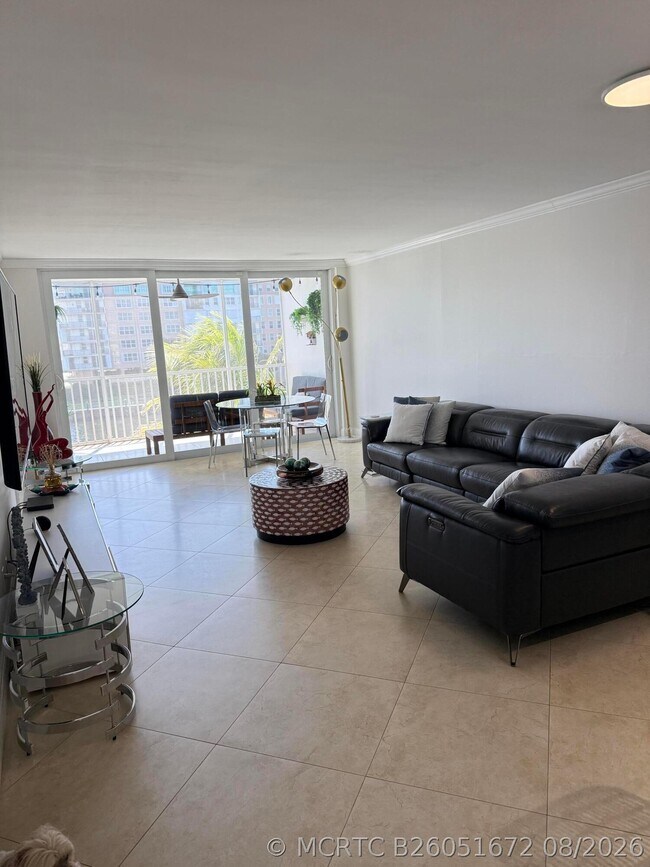 Foto del edificio - 3180 NE 48th Ct