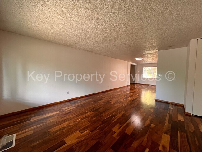 Foto del edificio - Beautifully Remodeled Gresham Ranch