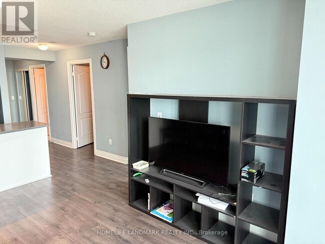 Photo du bâtiment - 60 Brian Harrison Way