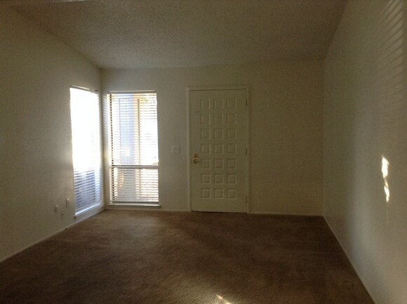 Building Photo - 3239 Seal Ct