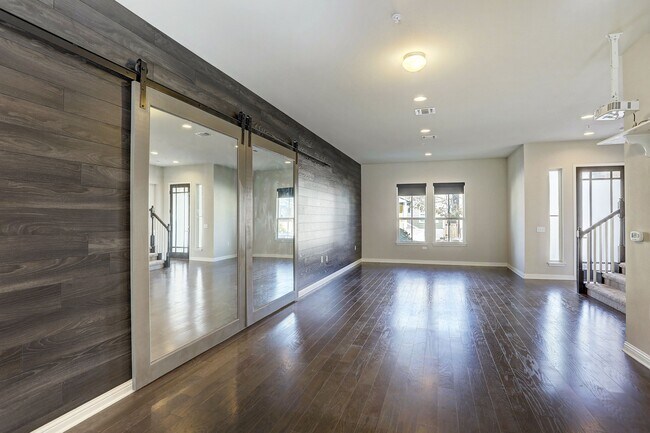 Building Photo - 2923 Zach Scott St