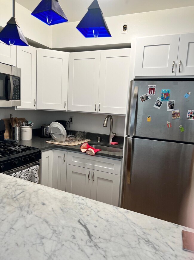 Foto del edificio - 17-19 68th St-