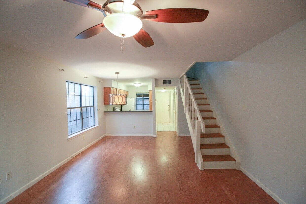 Foto principal - 2215 Post Rd