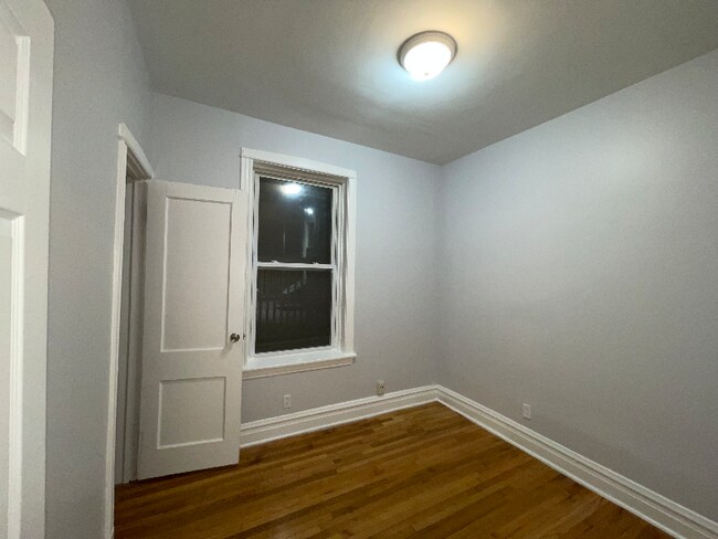 Foto del edificio - 1721 W 65th St
