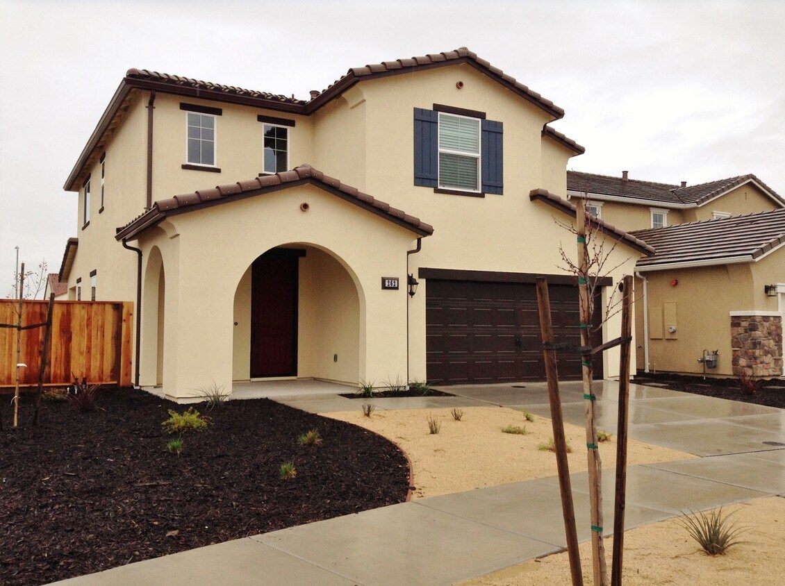 Primary Photo - 262 Lucero Dr
