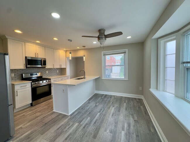 Foto del edificio - Charming 3 Bedroom/2 Bathroom Townhome in Dundalk, MD!