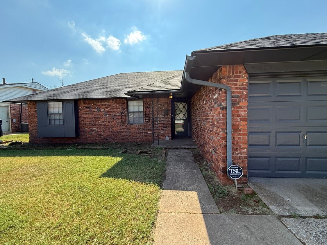Foto del edificio - Massive 3BD/2BTH Home Minutes from the Hig...