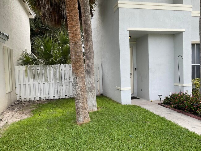 Foto del edificio - 6566 Spring Meadow Dr