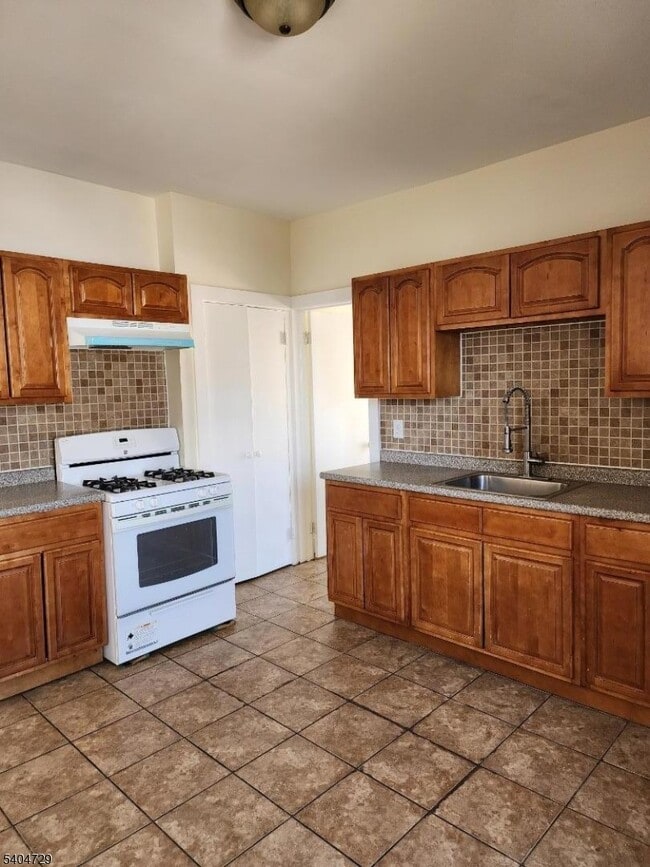 Building Photo - 239 Magnolia Ave