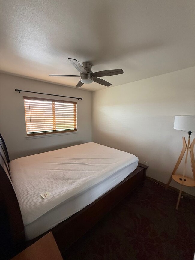 Foto del edificio - Spacious 4 Bedroom, 2.5 Bath Pet Friendly, Single Family Home.