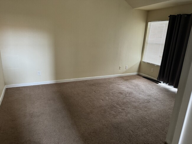 Building Photo - 171 Riesling St