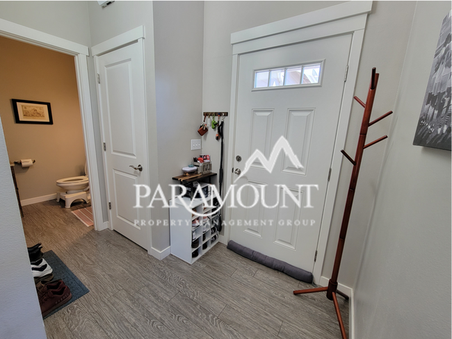 Foto del edificio - Charming 3-Bedroom Home in Prime Port Orchard Location!