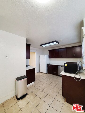 Foto del edificio - 140 N Serrano Ave