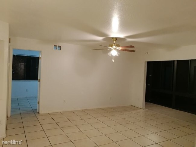 Foto del edificio - 2644 Oak Park Way