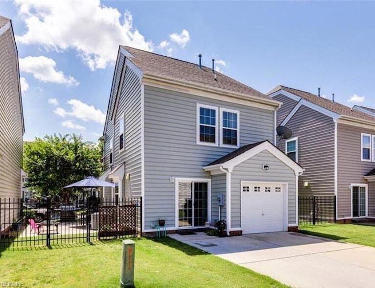 Foto del edificio - 8233 Lee Hall Ave