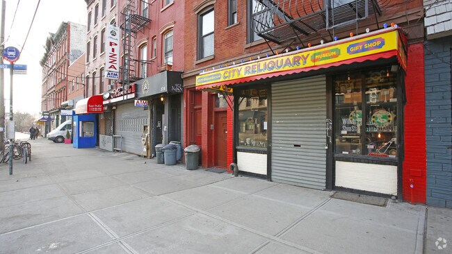 Building Photo - 370 Metropolitan Ave