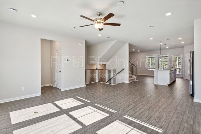 Foto del edificio - 1604 Halbrook Pl SW