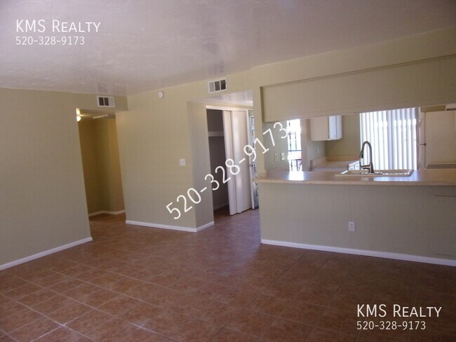 Building Photo - 2 Beds / 1 Bath - OWNER / AGENT