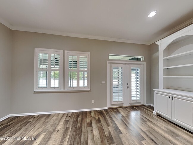 Building Photo - 440 Pine Eagle Dr