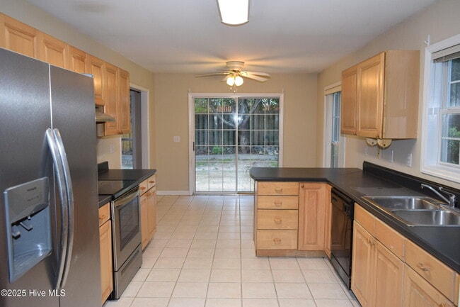 Building Photo - 1240 Morganton Rd