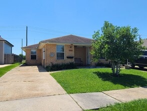 Building Photo - 3541 Kings Dr