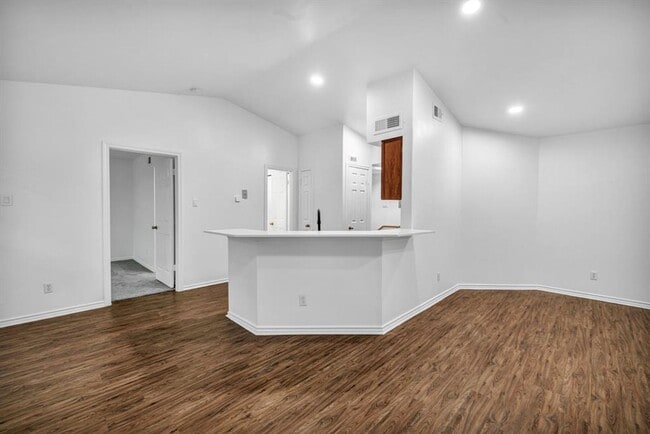 Building Photo - Pointe 360 Paradise - Architects 1 Bedroom...