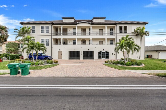 Building Photo - 1713 Beach Pkwy